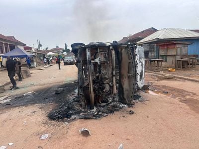 Asisiriwa and Brodekwano clash